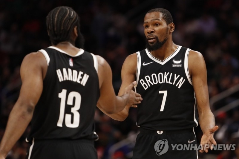 케빈 듀랜트(오른쪽)