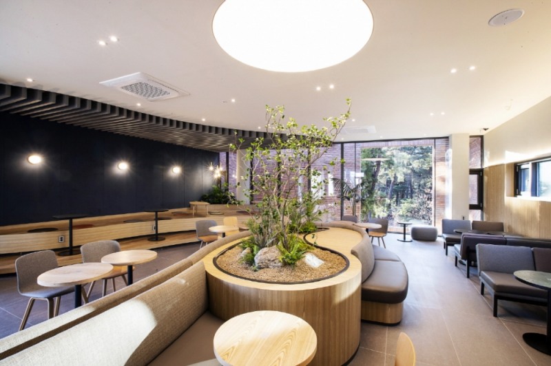 할리스 제주연북로점 내부