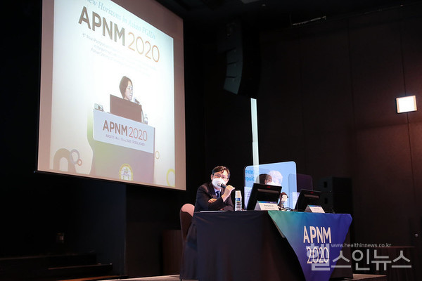 지난14~15일열린‘아시아태평양소화기기능성질환운동학회(APNM)’에서정혜경이대목동병원소화기내과교수가발표를하고있다.