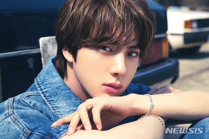 방탄소년단 진. (사진=에이스토리, 모스트콘텐츠 제공)