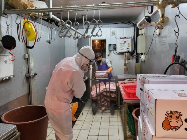 마장축산물시장, 상점가 방역 및 마스크·세정제 무상 배포 실시