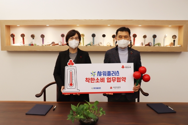 사진 왼쪽이 오교선 대표