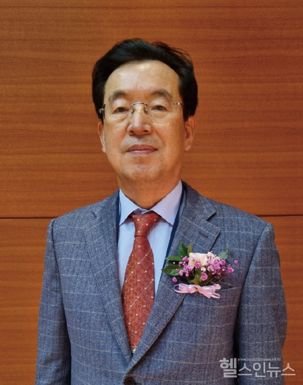 제3회윤광열약학공로상수상자전인구회장