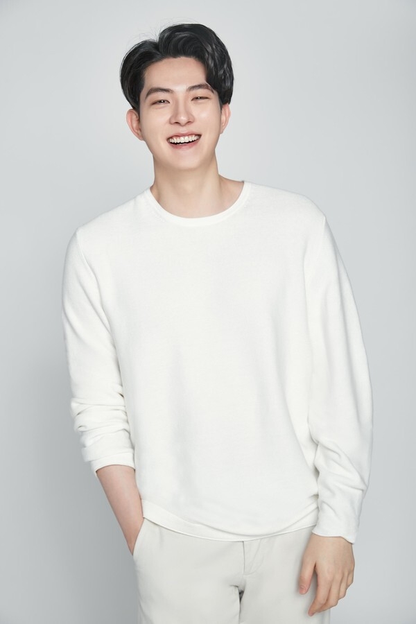 틱톡커 온오빠(On Oppa), 베리스토어에 촬영권으로 두번째 기부