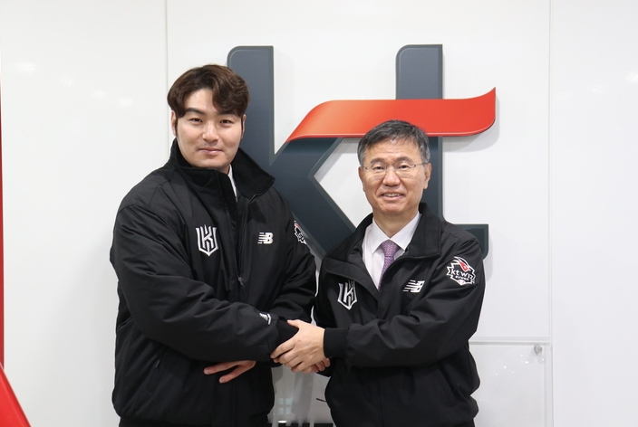 FA 박병호, 키움떠나 kt에 3년 총액 30억원으로 둥지 옮겼다