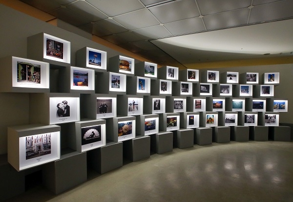 '게티이미지 사진전 - 세상을 연결하다' 아날로그·디지털 조화 이룬 전시 공간 연출