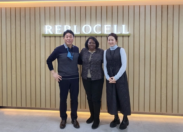 사진=아프리카 잠비아 베리나 카완다미 참사관과 리블로셀 김남균 팀장, 선정윤 대표