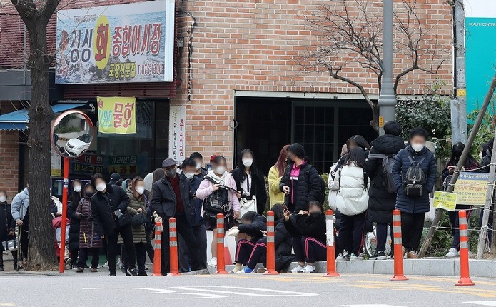 인천, 코로나 신규 확진 262명..."주점·직장 집단감염"