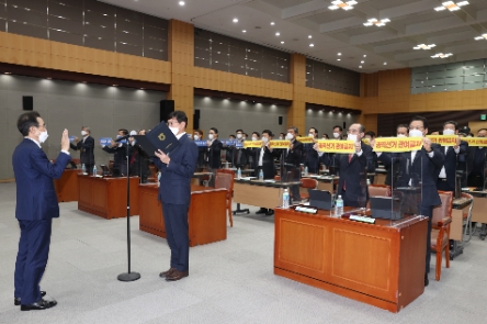 농협중앙회(회장 이성희, 사진 맨왼쪽)는 지난 11일 서울 중구 본관에서 2022년 '공명선거실천 결의대회'를 개최했다고 밝혔다./ 사진 제공 = 농협중앙회