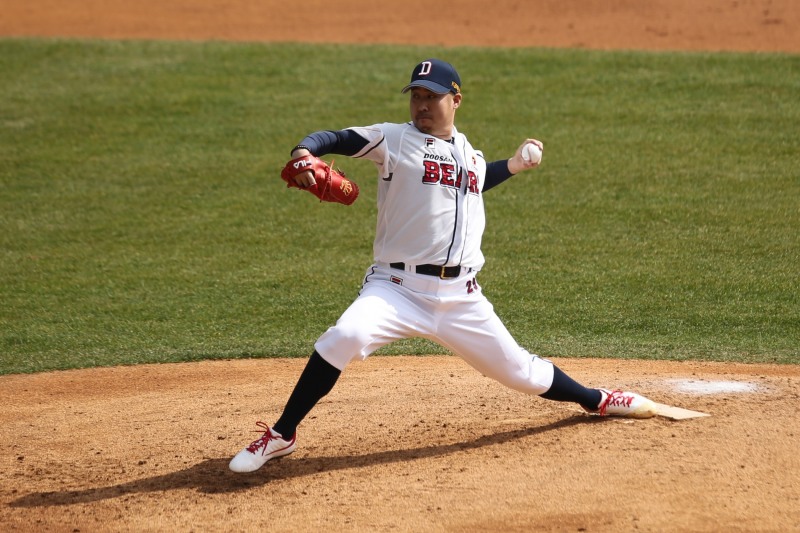 두산의 유일한 100승 왼손투수 유희관, 전격 현역 은퇴 선언