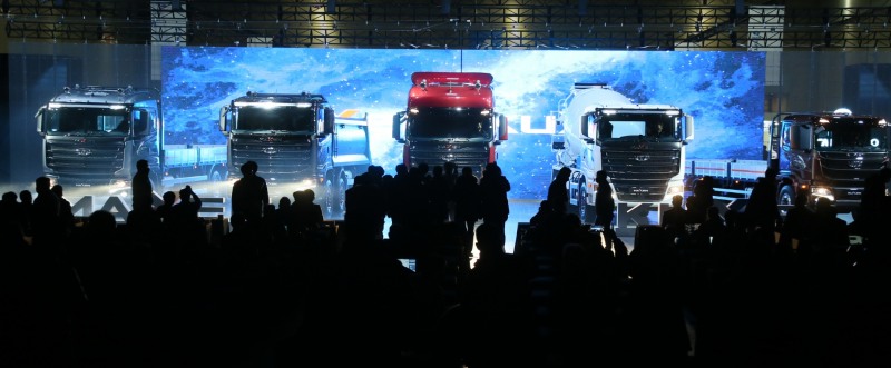타타대우상용차가  20일 일산 킨텍스 제1관 4홀에서 ‘맥쎈(MAXEN)’과 ‘구쎈(KUXEN)’을 최초로 공개하고 있다.