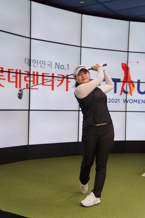 2021시즌 G투어 여자대회 4차 우승 및 2021시즌 G투어 대상, 상금왕을 차지한 홍현지 프로. (사진=골프존 제공)