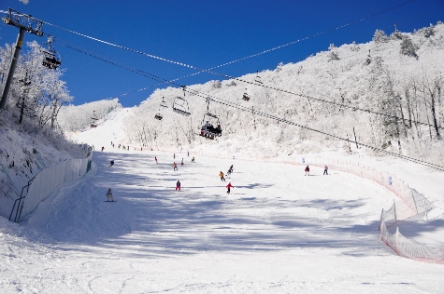 부영그룹 무주덕유산리조트 스키장 전경./ 사진 제공 = 부영그룹