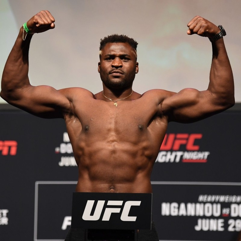 UFC 헤비급 챔피언 은가누, 9개월 이상 옥타곤에 못 선다