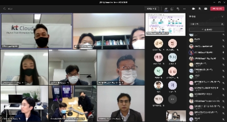 KT 클라우드사업담당 김주성 상무(상단 왼쪽 첫째)와 클라우드 원팀 멤버사 관계자들이 지난 27일 오후 비대면으로 열린 ‘클라우드 원팀 성과발표회’에서 2022년 KT 클라우드 추진방향을 공유하고 있다./ 자료 제공 = KT