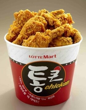 2010년 골목상권 침해 논란 끝에 판매 중단된 롯데마트의 '통큰치킨'.