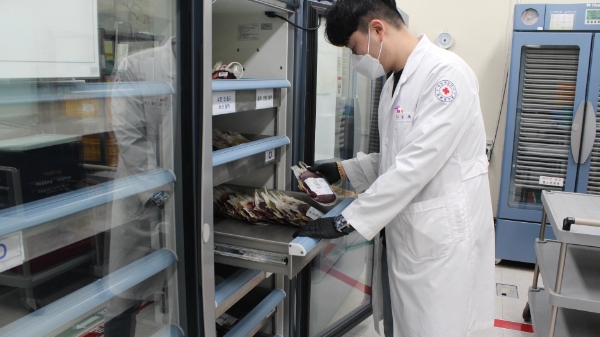 텅 비어있는 혈액 창고 모습. / 사진 제공 = 전북혈액원