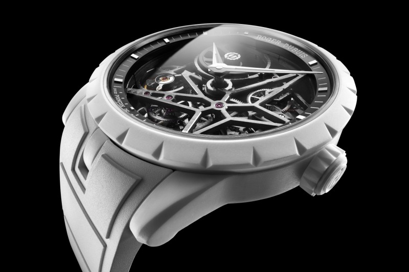 로저 드뷔, 순백색 미학 담은 ‘엑스칼리버 모노밸런시어’ 신제품 선보여