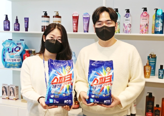 애경산업, 리필 제품에 단일재질 포장재 도입…"탄소 1.7톤 감축"