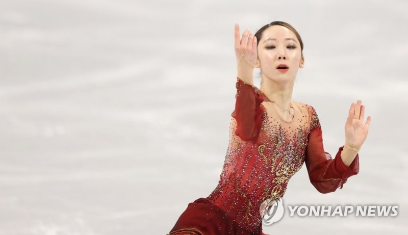 (베이징=연합뉴스) 김예림이 17일 오후 중국 베이징 캐피털 실내경기장에서 열린 2022 베이징 동계올림픽 피겨스케이팅 여자 싱글 프리스케이팅에 출전해 오페라 '투란도트' 중 바이올린 판타지 음악에 맞춰 연기를 펼치고 있다.