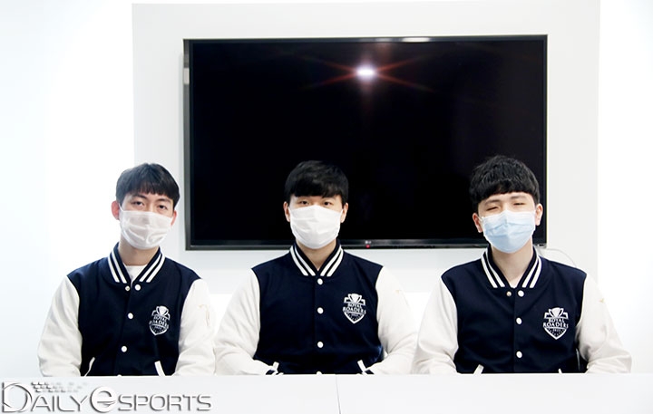 사진=죽음의 A조에서 가장 먼저 8강 진출에 성공한 실버퐁테온의 '끠규어' 이경륜, '쉽네' 윤경재, '뜨또가또' 진승현.