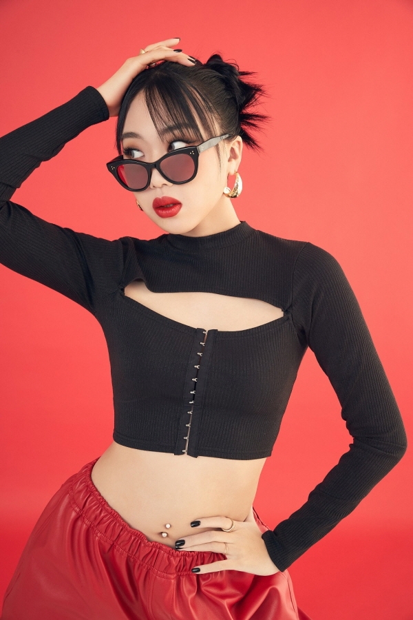 래퍼 이영지, 메이크업 브랜드 ‘메이블린 뉴욕’ 모델 발탁
