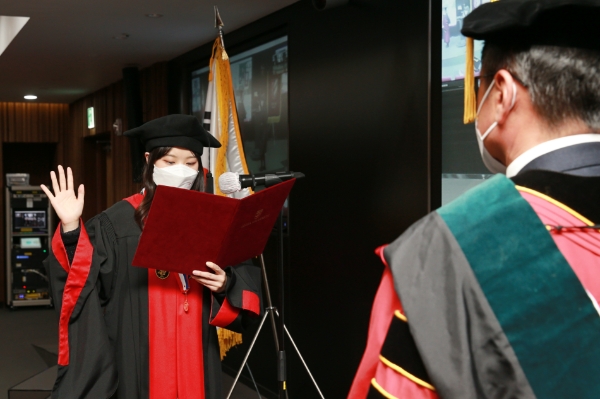 고려대의대 히포크라테스 선서 모습.