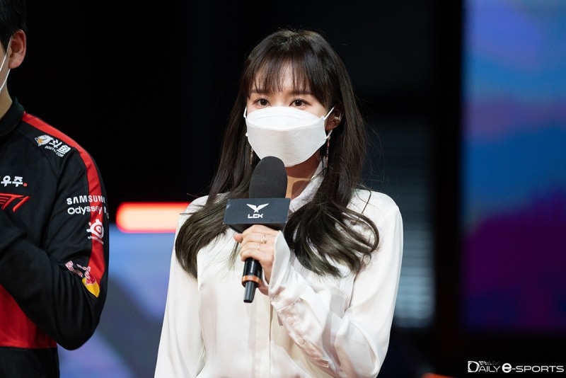 LCK 윤수빈 아나, 코로나19 확진...자가격리 돌입