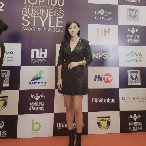 사진=베트남 2021-2022년 TOP100 국제비즈니스 스타일 파이오니어어워드 참여한 도나뷰티 김동희 대표