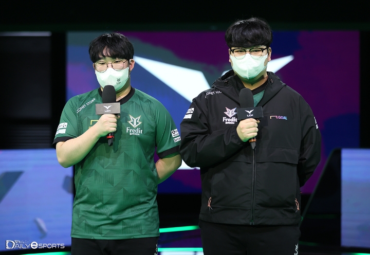 사진=10일 리브 샌드박스를 상대로 2대0 승리한 '라바'와 '딜라이트'.