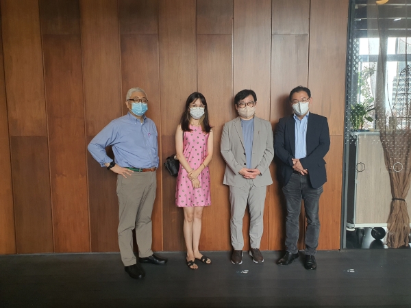 왼쪽부터 김용문(템부수 고문), YY(MEXC 이사). 고진석·강봉준 티에스네트 공동 창업자