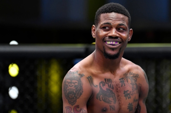 5개월 사이에 두번이나 강도를 잡은 케빈 홀랜드(사진=UFC)