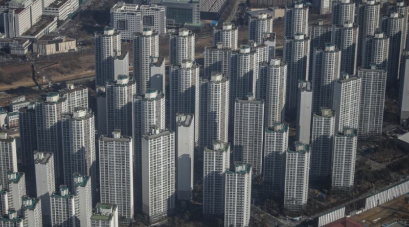 서울 송파구 롯데월드타워 전망대 서울스카이에서 바라본 서울시내 아파트의 모습.