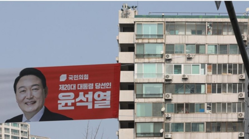 규제 완화 기대감...서울 아파트 '사겠다'는 사람 늘고 있다