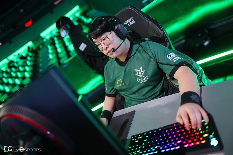 프레딧 브리온 '딜라이트' 유환중.