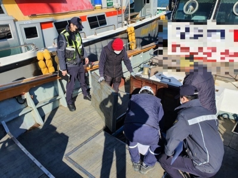 완도해양경찰서는 봄 행락철 해상관광수요 증가가 예상됨에 따라 다양한 해양사고에 대비하기 위해 다중이용선박 취약요인을 분석하고 맞춤형 안전대책을 실시한다. (사진제공 = 완도해양경찰서)
