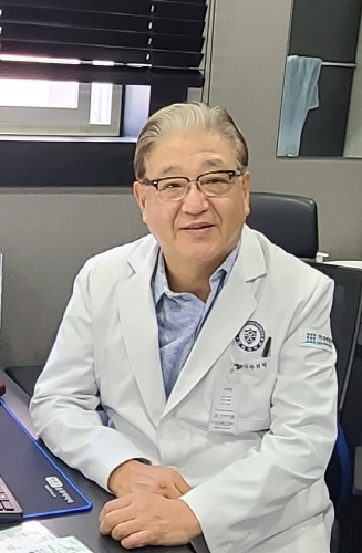 날카로운 어깨 통증 시달린다면? 석회화건염 의심해야