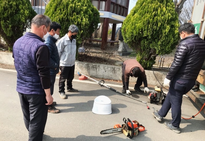 나주시는 본격적인 영농철을 대비, 농업인의 영농 편의와 안전을 위한 찾아가는 농기계 수리 및 사고 예방교육을 추진하고 있다. (사진제공 = 나주시)