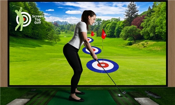 사진=밝은 장소에서도 대낮같이 밝은 골프 영상을 제공하는 모컴의 스크린 탑골프