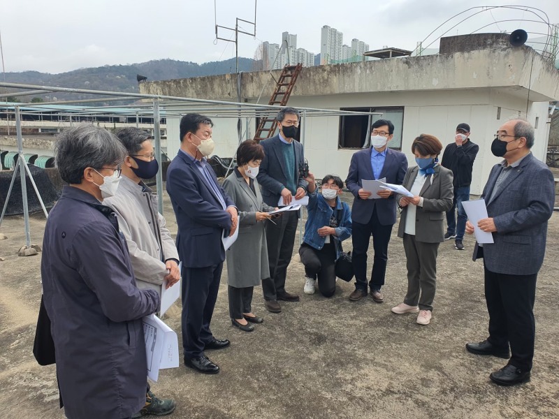 광주광역시 5‧18정책연구태스크포스(TF)팀이 31일 옛 광주교도소에서 회의를 열고 5·18 현안의 새정부 국정과제 반영 추진 방안을 논의했다. (사진제공 = 광주광역시)