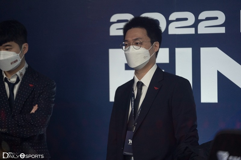 T1 최성훈 감독, 코로나19 양성 판정...10일까지 격리