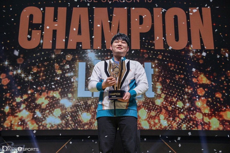 ASL 첫 우승 이재호 "응원에 보답해 좋아…또 우승하겠다"