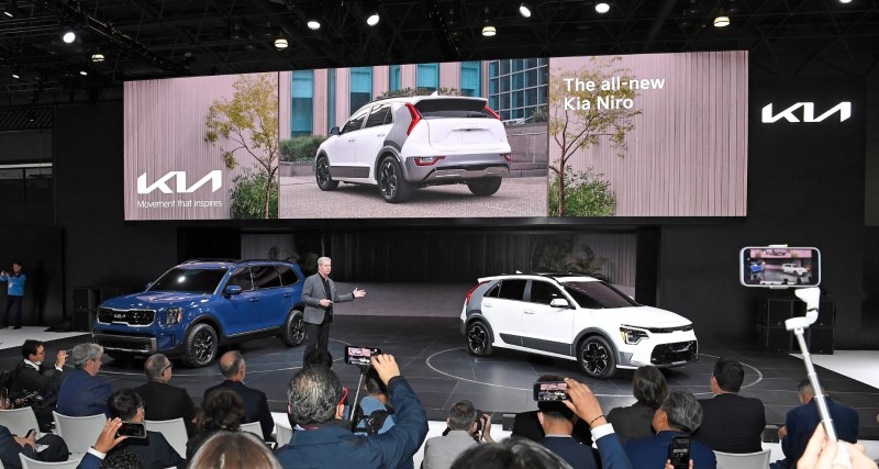 기아가 상품성을 대폭 개선한‘더 뉴 텔루라이드(The New Telluride)’를 선보였다. 기아는 13일(현지시각) 미국 뉴욕 제이콥 재비츠 컨벤션 센터(Jacob Javits Convention Center) 에서 열린 '2022 뉴욕 국제 오토쇼(2022 New York International Auto Show'에서 '더 뉴 텔루라이드(The new Telluride)'를 세계 최초로 공개했다. 사진은 13일(현지시각) 미국 뉴욕 제이콥 재비츠 센터에서 열린 '2022 뉴욕 국제 오토쇼'에서 공개된 기아 '더 뉴 텔루라이드' 모습. / 사진 제공 = 기아