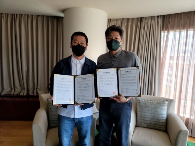 사진=(좌)스탁인베스트 윤민수 대표, 제이플렉스유니 김희우 대표(우)