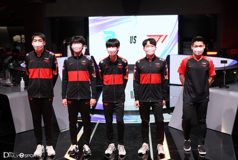T1.