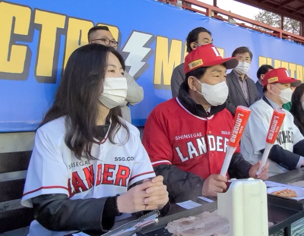 안상수 국민의힘 예비 후보, 인천 SSG랜더스 필드찾아 SSG 응원