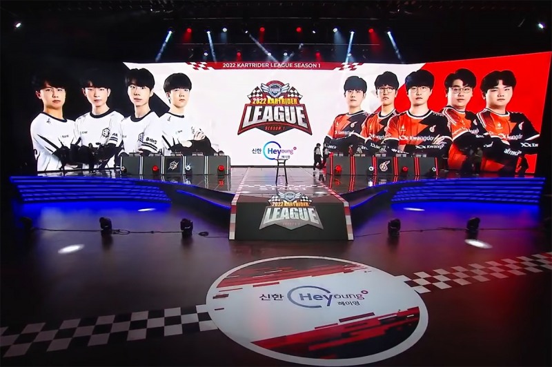 2022 카트라이더 리그 시즌1 정규 시즌에서 맞붙은 블레이즈와 광동 프릭스.