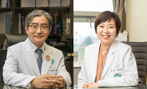 (왼쪽부터)이대여성암병원유방암갑상선암센터문병인교수와이대목동병원융합의학연구원안정신교수
