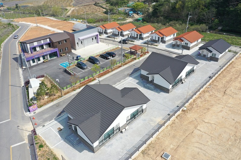 정읍시가 귀농·귀촌인의 성공적인 정읍 정착을 위해 가족과 함께할 수 있는 체재형 가족 실습농장의 문을 열고 본격 운영에 들어간다. (사진제공 = 정읍시)