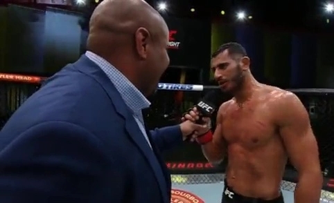 경기 후 인터뷰를 하고 있는 라제즈(사진=UFC)